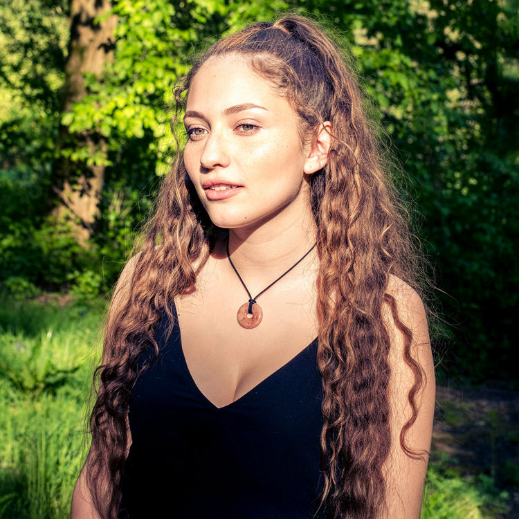 Pendentif donut en pierre de soleil | Pendentif 30 mm + cordon en coton