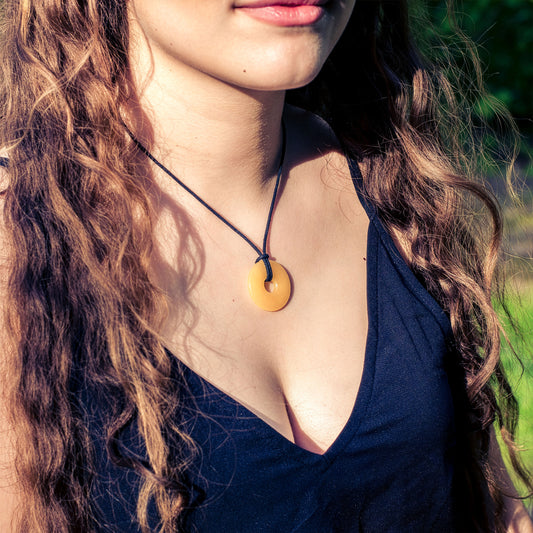 Orangencalcit (Aragonit) Donut | 30 mm Anhänger + Baumwollband