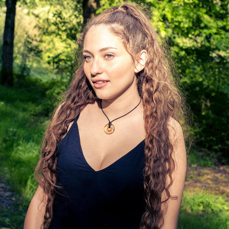 Colgante donut de ámbar | Colgante de 30 mm + cordón de algodón