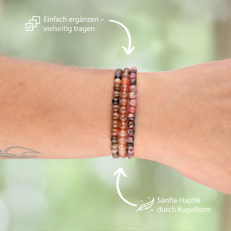 Pulsera de mini bolas de madera petrificada | 4 mm