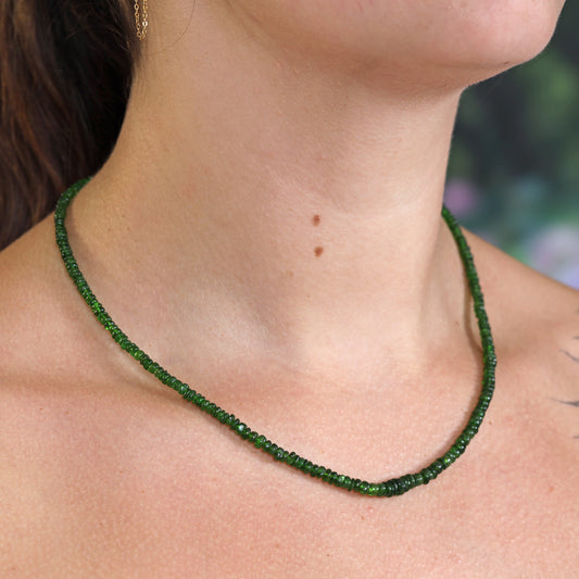 Chromdiopsid Perlenkette facettiert I 45cm I Hochwertige Edelsteinkette mit 925er Silber Verschluss