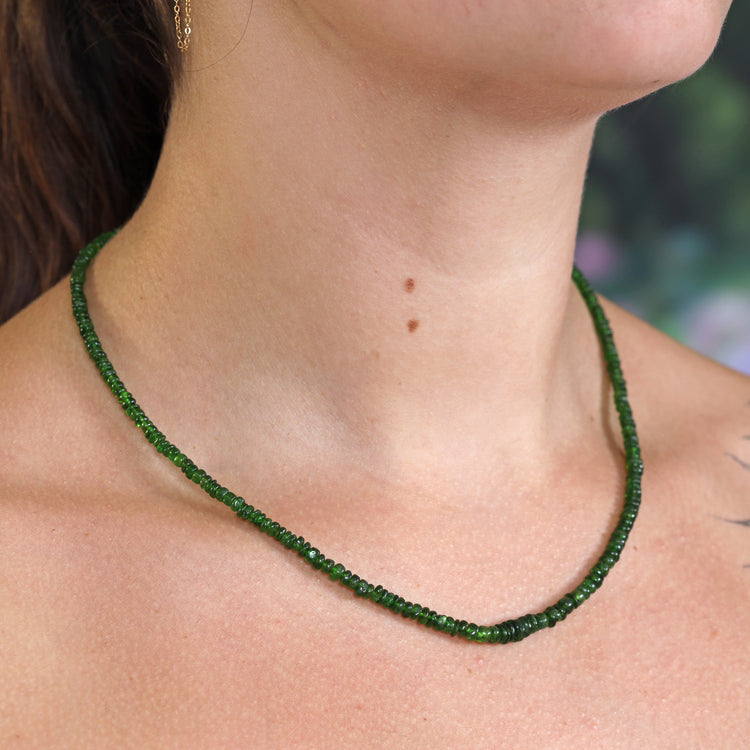 Chromdiopsid Perlenkette facettiert I 45cm I Hochwertige Edelsteinkette mit 925er Silber Verschluss