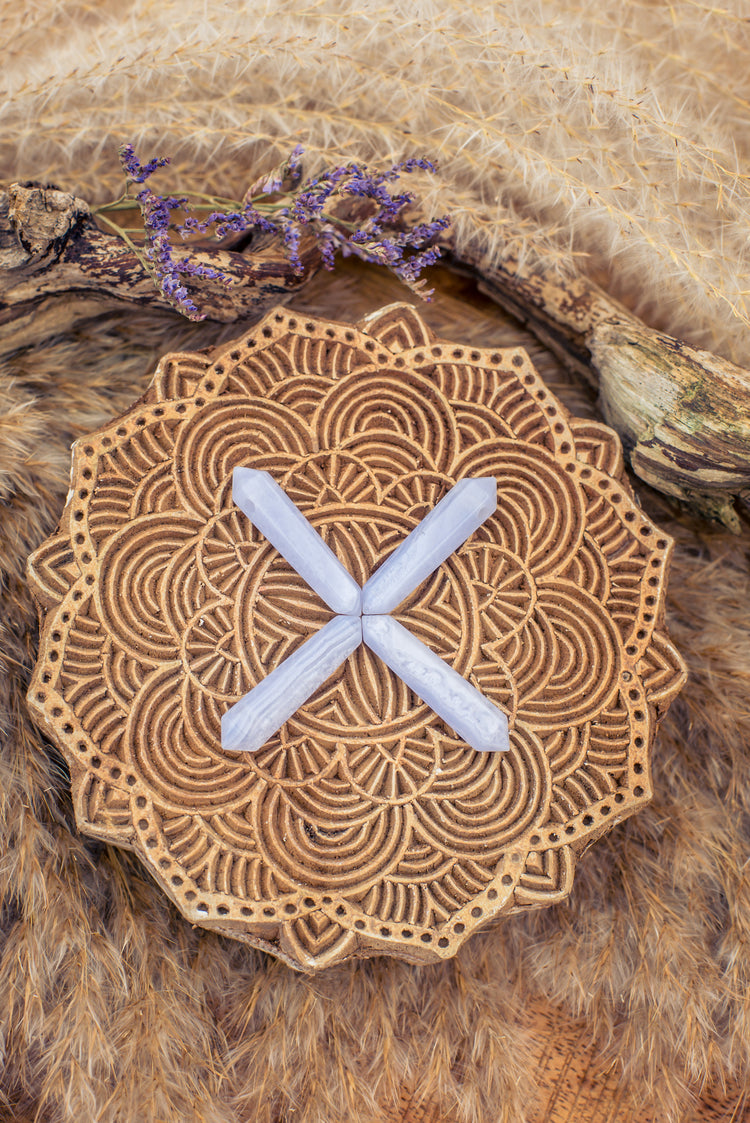 Chalcedon, blau Spitze gebohrt