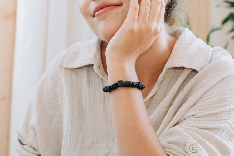 Turmalin, schwarz (Schörl) Rohstein-Armband | Kristallarmband