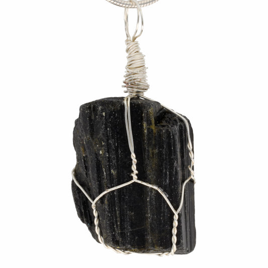 Turmalin, grün (Verdelith) Gefasster Rohsteinanhänger