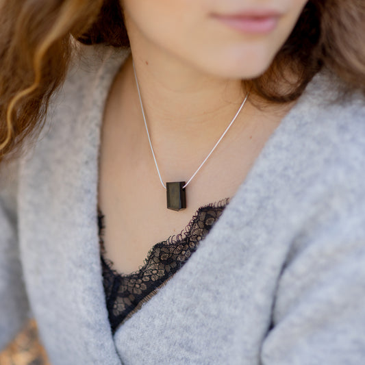 Kleiner Turmalin (Schörl) Rohsteinanhänger