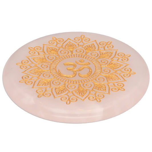 Rosenquarz Scheibenstein mit goldener Ohm Gravur