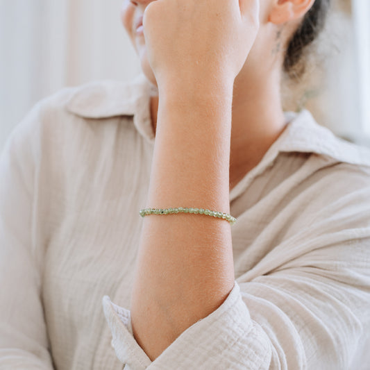 Peridot Kugelarmband 4mm | Mit Silberkugel