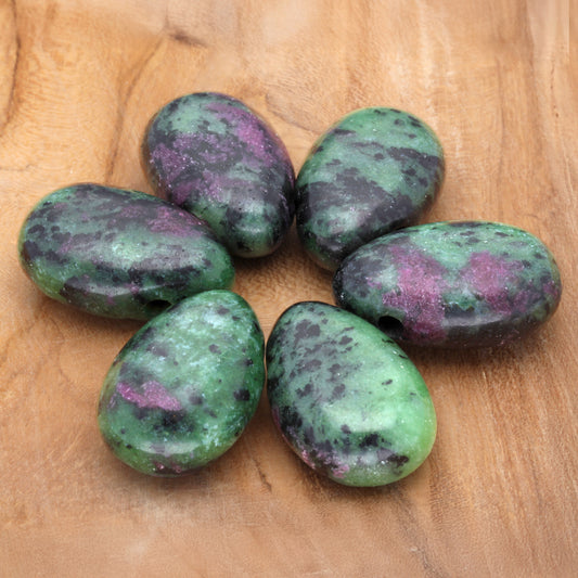 Zoisit mit Rubin Tropfenanhänger