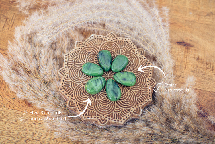 Jade (Nephrit) Tropfenanhänger