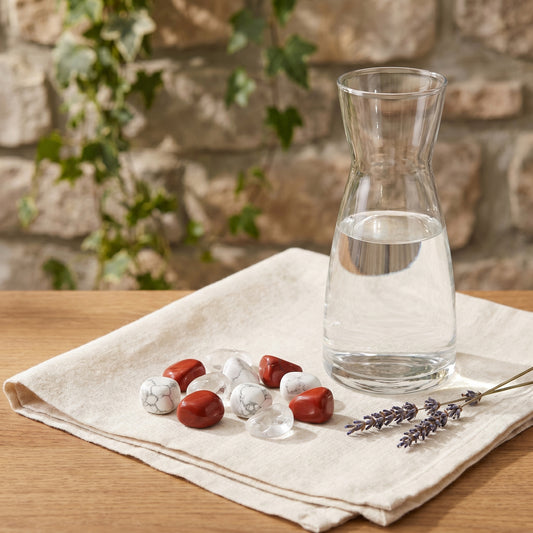 Wassersteine „Fitness" Mischung | Roter Jaspis + Magnesit + Bergkristall — Tragebild