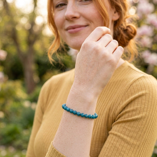 Apatit Kugelarmband | 6mm Perlen — Tragebild