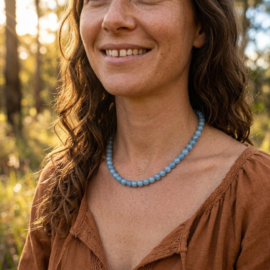 Aquamarin Kugelkette | Ø 6 mm mit Verschluss | 45 cm — Tragebild