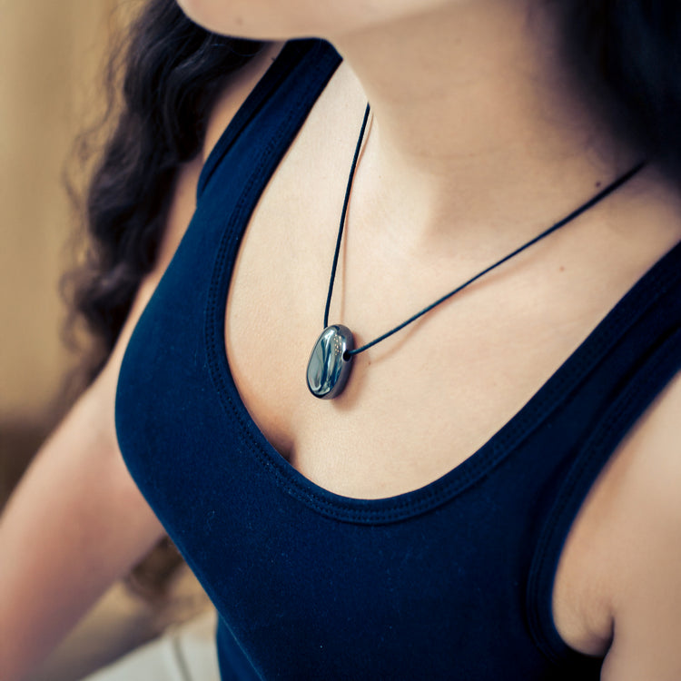 Colgante gota de hematites