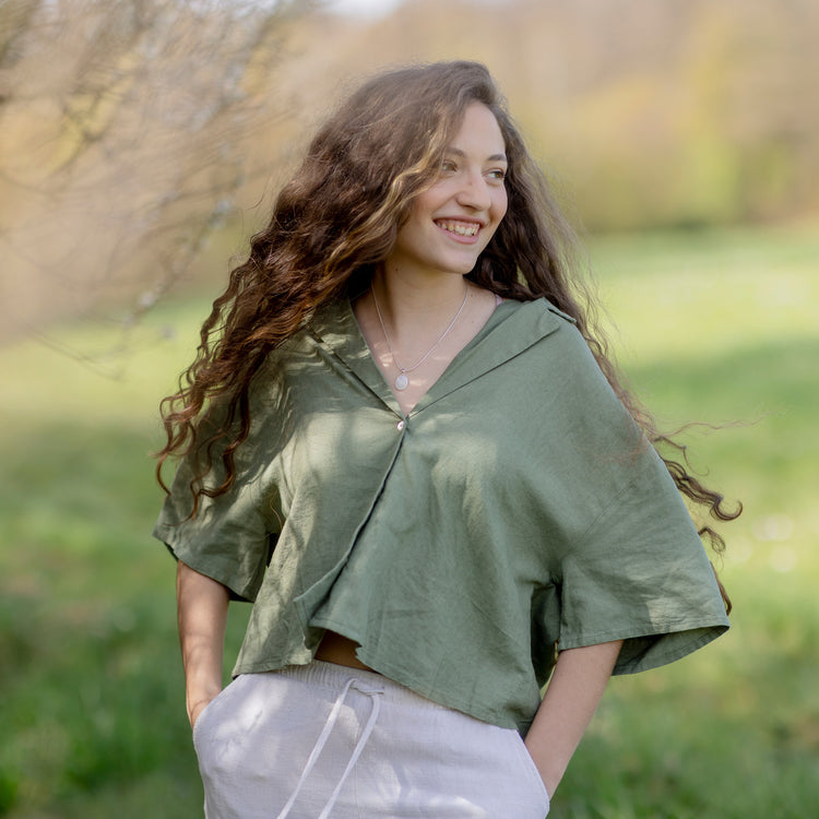 Regenbogen Mondstein Anhänger (oval) in Silber gefasst