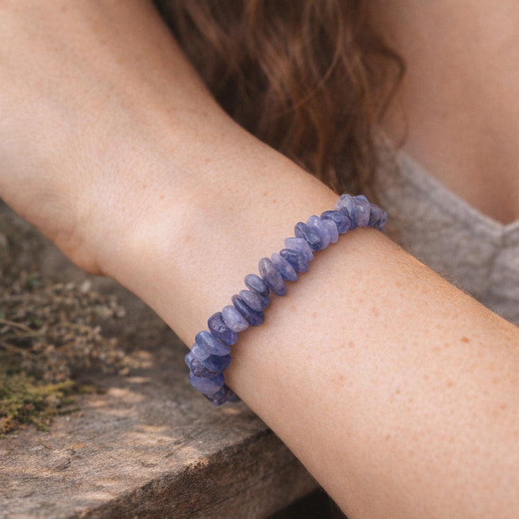 Tanzanit Splitterarmband – Naturstein Edelstein-Armband, dehnbar