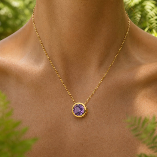 Amethyst Solitär-Anhänger mit Kette | vergoldetes 925er Silber | 45 cm