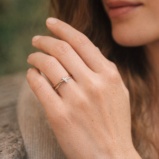 Sterlingsilber Ring Criss-Cross mit Zirkonia – 925er Silber