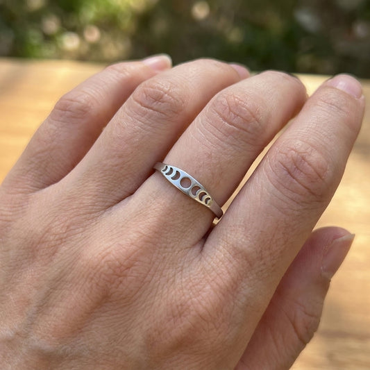 Mondphasen-Ring Edelstahl – schmaler Fingerring, silberfarben