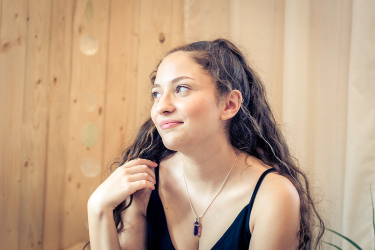 Fluorit | Doppelspitze, gefasst | silberfarbene Öse