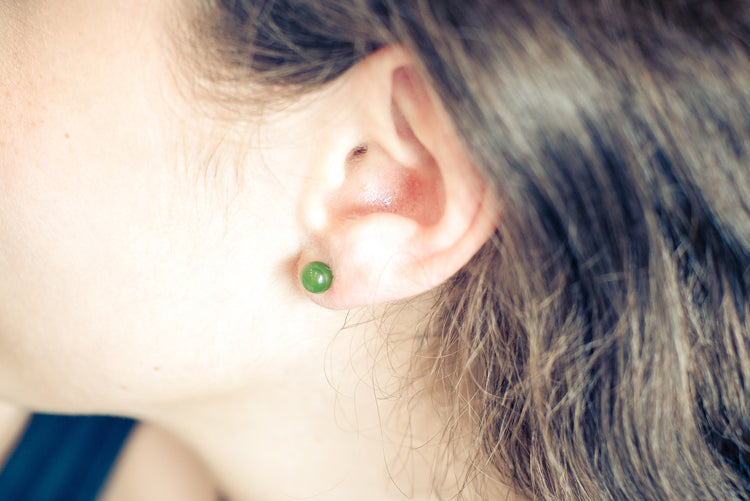 Nephrit Ohrstecker 6 mm | 925er Silber
