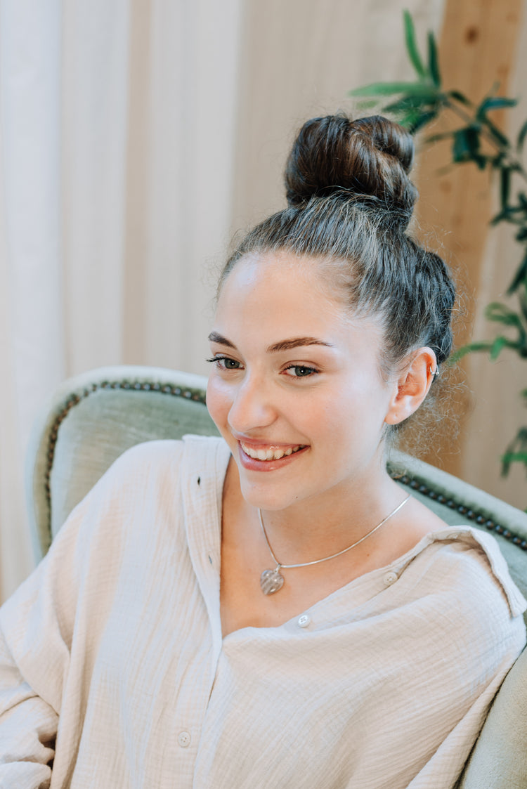 Mondstein Herzanhänger, hell+dunkel | 925er Silberöse | 2 Größen