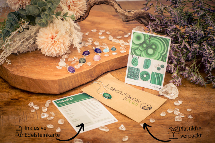 Malachit Anhänger (oval) in Silber gefasst