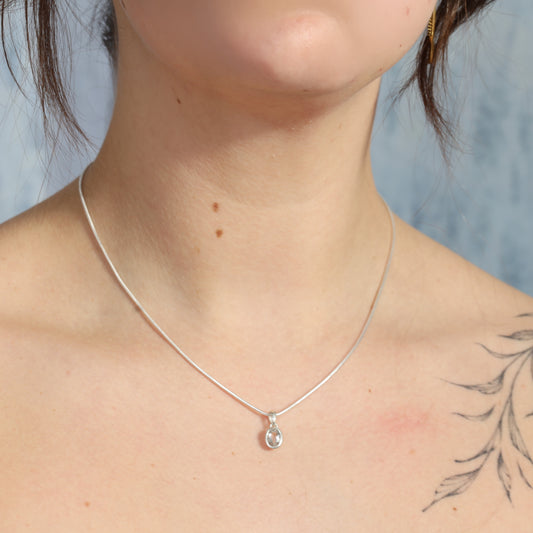 Bergkristall Anhänger facettiert | Ovale Perle 8x6 mm | 925er Silber gefasst