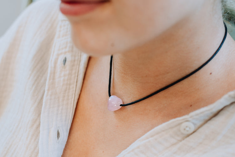 Herzanhänger "Goldenes Dreieck" Amethyst + Bergkristall + Rosenquarz