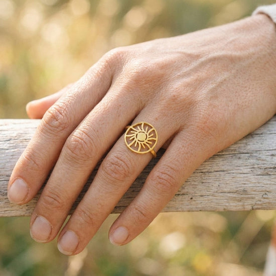 Edelstahl Sonnenring Gold – filigraner Sonnen-Ring, Größe 17,5 mm
