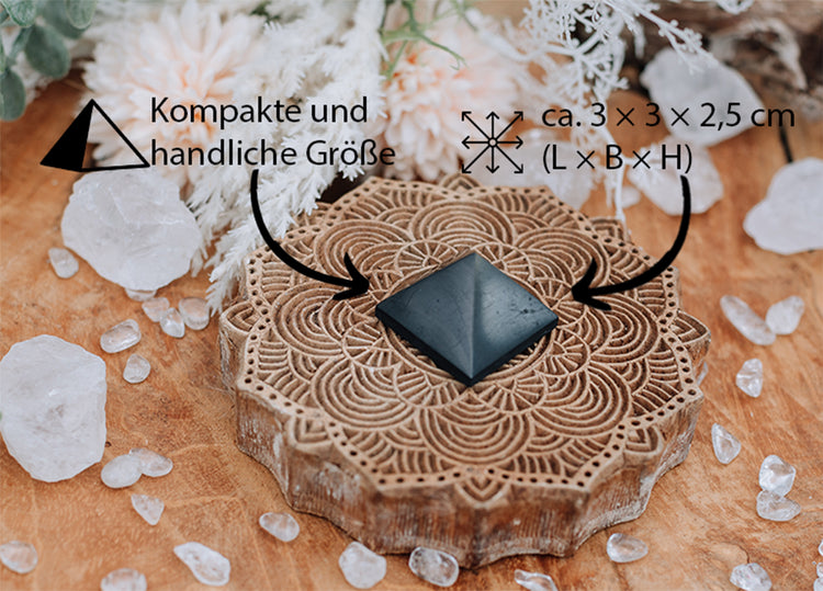 Schungit Pyramide 3x3 cm