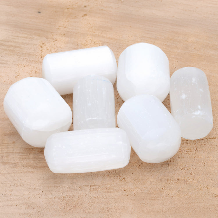 Pierre roulée en sélénite