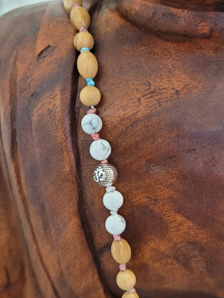 108-Perlen Mala aus Magnesit und Olivenholz – Handgefertigte Gebetskette für innere Ruhe, Achtsamkeit und Erdung