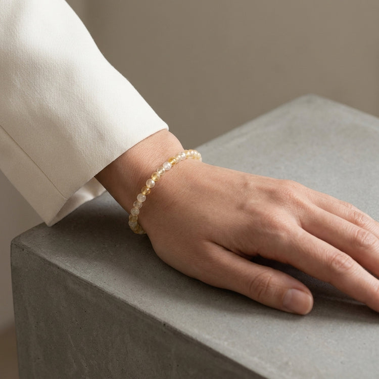 Citrin | facettiertes Armband | 4 mm — Lifestyle-Tragebild